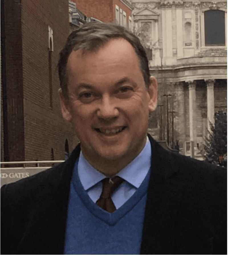 Headshot of Simon Hamilton