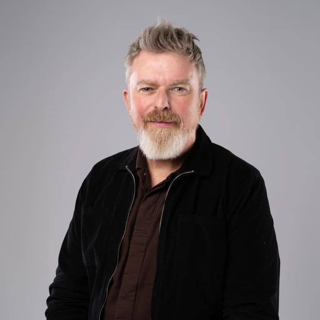 Russell Gagg Headshot 72dpi web 105244